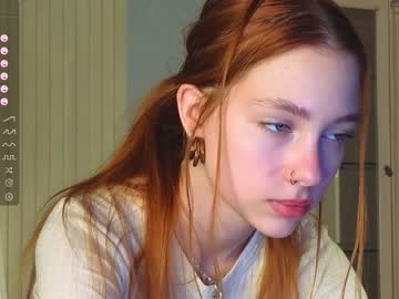 girl
        shirleywhitney cam image #1895129