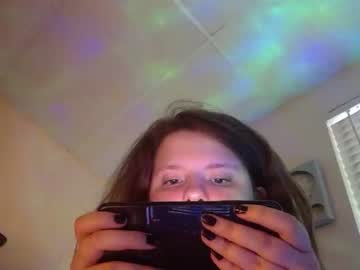 girl
        cheekysheelf cam image #481