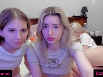 couple Close-up Pussy Web Cam Girls with lovely_kira_kira