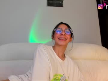 girl
        nezo_ cam image #565651