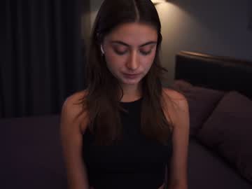 girl
        tessarosse_ cam image #1883413