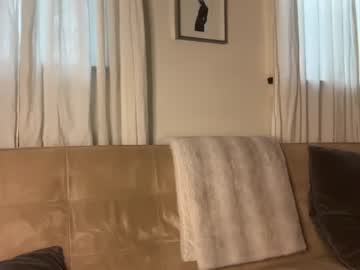 girl
        sarahsworldd cam image #2612590