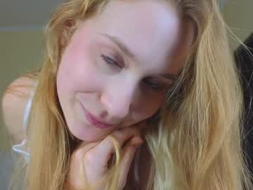 girl
        annikie cam image #1989565