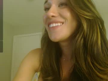girl
        valerie_james3 cam image #3113438