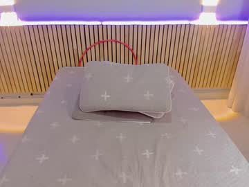 girl
        little_effy18 cam image #2173225