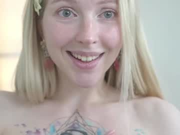 girl
        my_stella cam image #2885790