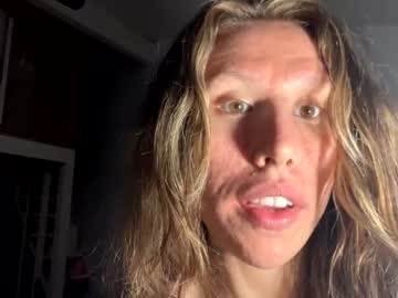 girl
        jennamarlow cam image #2404320