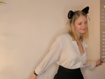 girl
        maydadurston cam image #2636554