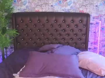 girl
        angelina_new cam image #2676918
