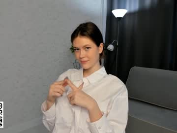 girl
        mariambuss cam image #2385356