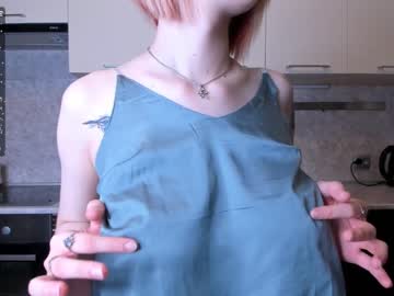 girl
        peggyshermans cam image #868803