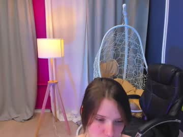 girl
        raypeach cam image #342880