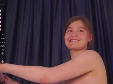 girl
        helenmoors cam image #2893474