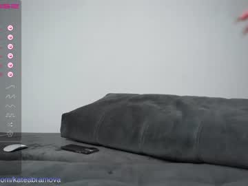 girl
        whitebanny cam image #682204