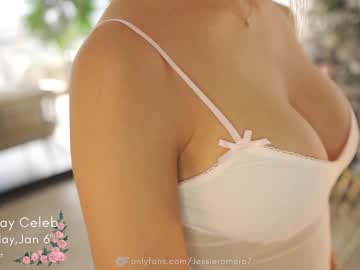 girl
        honeyco57 cam image #2148211