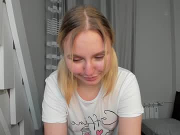 girl
        zanzara_ cam image #477117