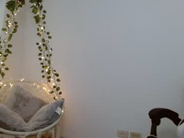 girl
        _sweetzoe_ cam image #376970