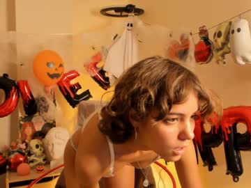 girl
        lenaelisabeth cam image #1842765
