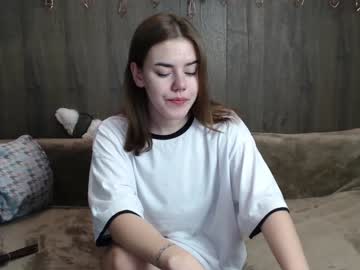 girl
        _alicewonder_ cam image #543077