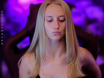 girl
        angeellina cam image #3547676