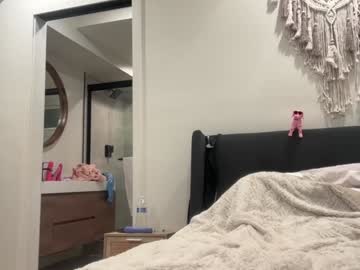 girl
        realjadebri cam image #4040920