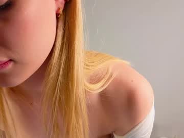 girl
        falinebenny cam image #4015585