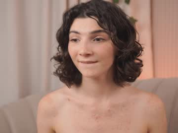 girl
        you_fell_in_love cam image #3708672