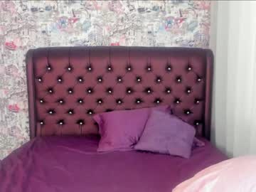 girl
        angelina_new cam image #1901601