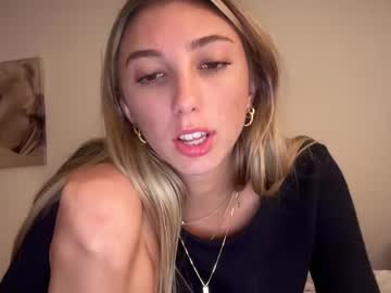 girl
        gracelarson cam image #3415352