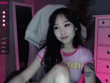 girl
        norma_blum cam image #666397
