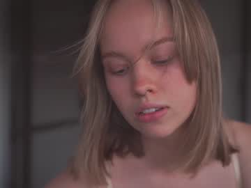 girl
        bibi_it_is cam image #2204268