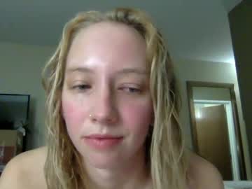 girl
        snowbunny1019 cam image #340296