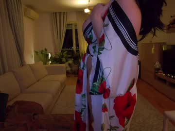 girl
        karrin cam image #3704505