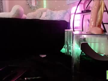 girl
        milf_lacey cam image #1880133