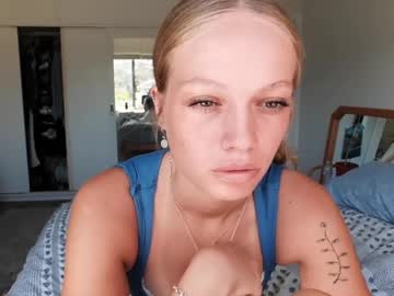 girl
        lexifever cam image #3298685