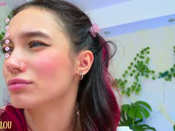 girl
        breeding_material cam image #3676155