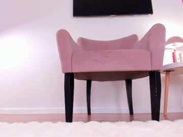 girl
        meowlina cam image #4526445