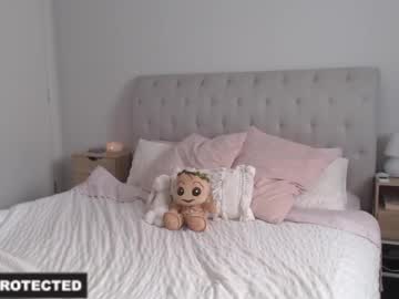 girl
        parisbabyxox cam image #3313455
