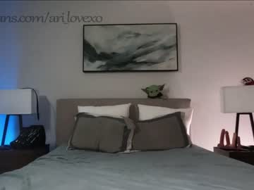 couple
        ari_lovexo cam image #1565588