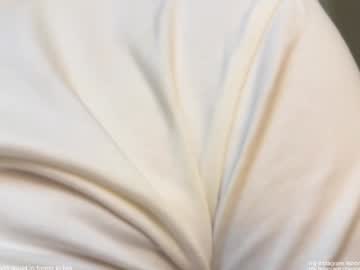 girl
        honey_sunshine cam image #3219241