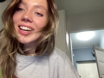girl
        angel_from_sky cam image #2770255