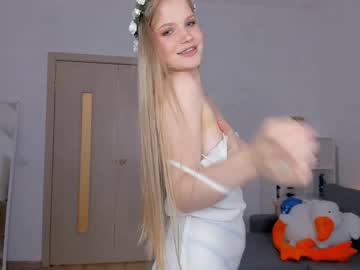 couple
        betty_gre cam image #2219527