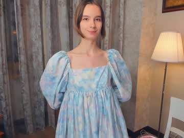 girl
        happiness_call cam image #807347