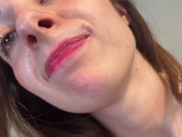 girl
        rosykindred cam image #1066756