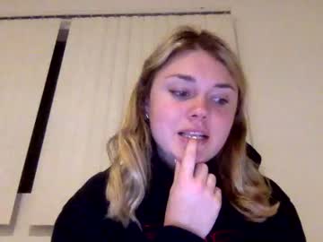 girl
        cassidyyqueen cam image #967723