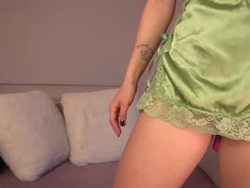 girl
        mariannacruzz cam image #3557119