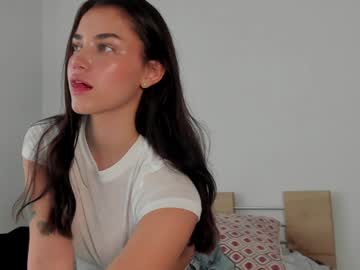 girl
        grettabenett_ cam image #3609881