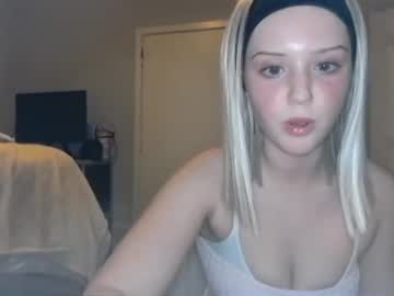girl
        rubylanee cam image #2451582