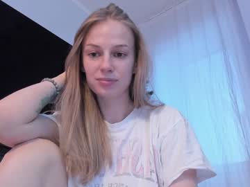 girl
        magic_couple13 cam image #3918672
