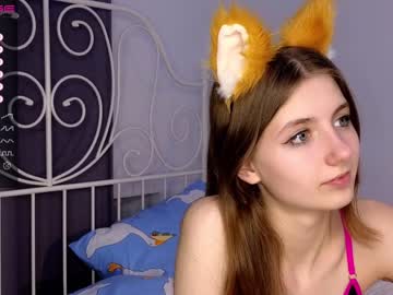 girl
        cute_fox_girl cam image #2390725